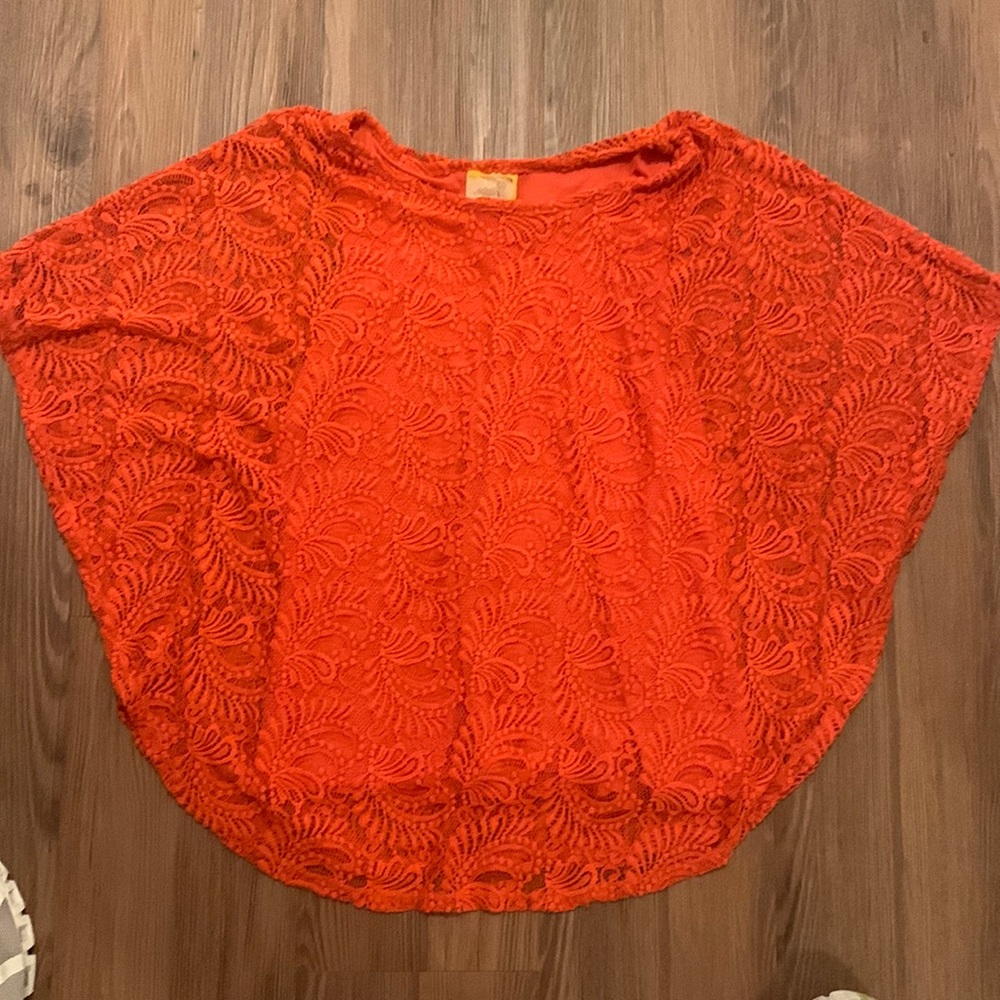 Women’s winged blouse